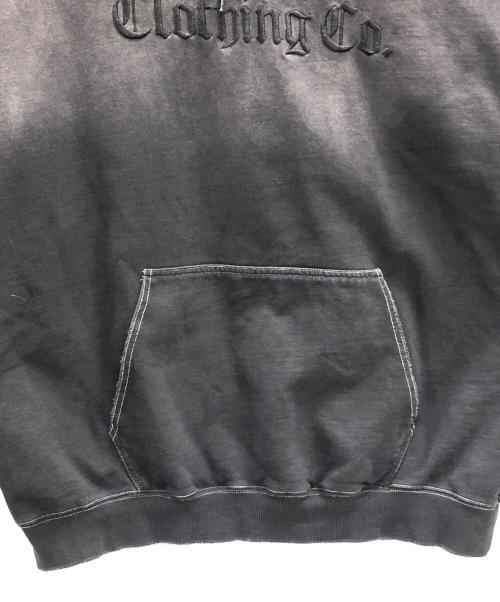 X-LARGE（エクストララージ）X-LARGE (エクストララージ) プルオーバーパーカー OLD ENGLISH BLEACHED HOODED SWEATSHIRT(オルドイングリッシュブリーチフーディ) ブラック サイズ:XLの古着・服飾アイテム