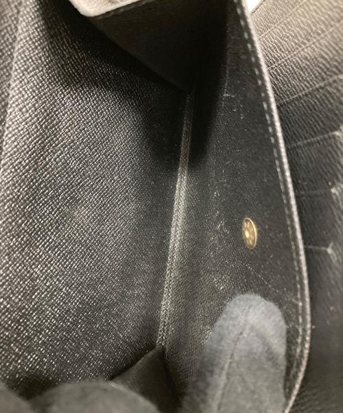 LOUIS VUITTON（ルイ ヴィトン）LOUIS VUITTON (ルイ ヴィトン) 3つ折り財布 エピ ポルトトレゾールエテュイパピエ ブラック サイズ:実寸サイズにご確認ください。の古着・服飾アイテム