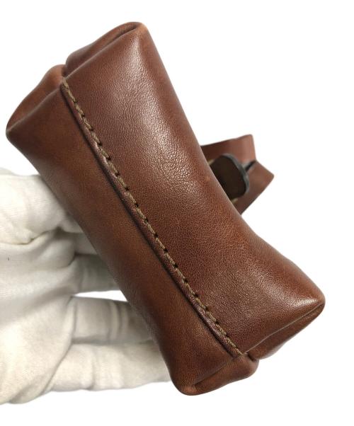 Herz（ヘルツ）Herz (ヘルツ) バッグ 口枠ベルトポーチ ブラウン サイズ:実寸サイズにてご確認ください。の古着・服飾アイテム