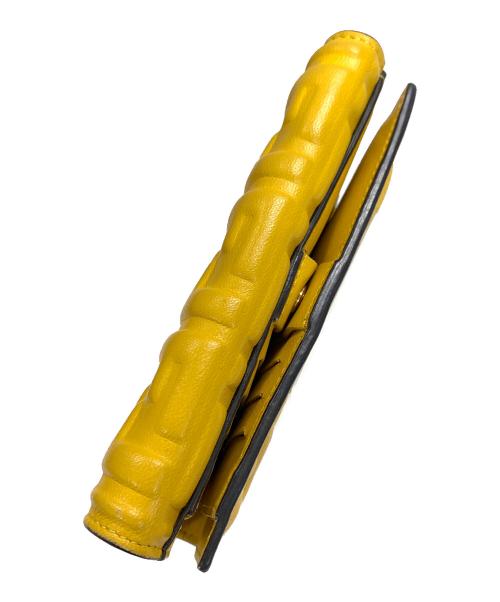 FENDI（フェンディ）FENDI (フェンディ) 二つ折り財布 ミディアム ウォレット イエロー サイズ:実寸サイズにてご確認ください。の古着・服飾アイテム