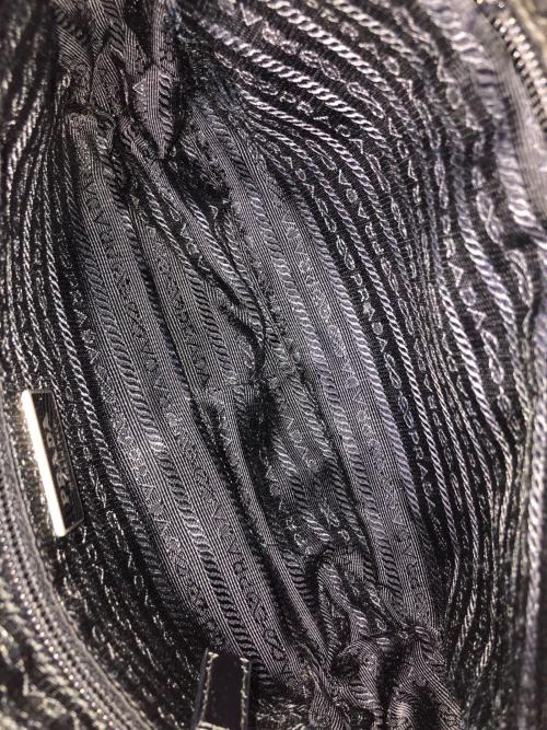 PRADA（プラダ）PRADA (プラダ) ショルダーバッグ ブラック サイズ:実寸サイズにてご確認下さい。の古着・服飾アイテム