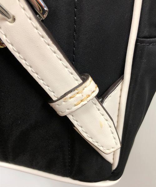 MICHAEL KORS（マイケル・コース）MICHAEL KORS (マイケル・コース) ケンリー ナイロン ミディアム バックパック ブラック×ホワイト サイズ:実寸サイズにてご確認下さい。の古着・服飾アイテム