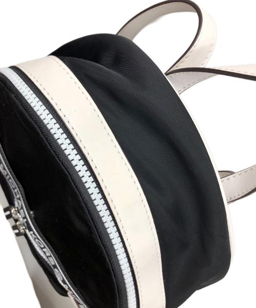 MICHAEL KORS（マイケル・コース）MICHAEL KORS (マイケル・コース) ケンリー ナイロン ミディアム バックパック ブラック×ホワイト サイズ:実寸サイズにてご確認下さい。の古着・服飾アイテム