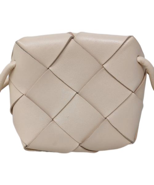 BOTTEGA VENETA（ボッテガベネタ）BOTTEGA VENETA (ボッテガベネタ) ショルダーバッグ MINI CASSETTE CAMERA BAG（ミニ カセット カメラ バッグ） ピンク サイズ:実寸サイズにてご確認ください。の古着・服飾アイテム