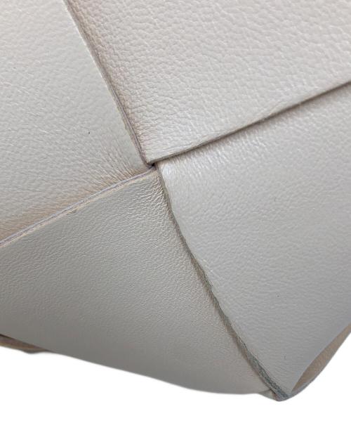 BOTTEGA VENETA（ボッテガベネタ）BOTTEGA VENETA (ボッテガベネタ) ショルダーバッグ MINI CASSETTE CAMERA BAG（ミニ カセット カメラ バッグ） ピンク サイズ:実寸サイズにてご確認ください。の古着・服飾アイテム