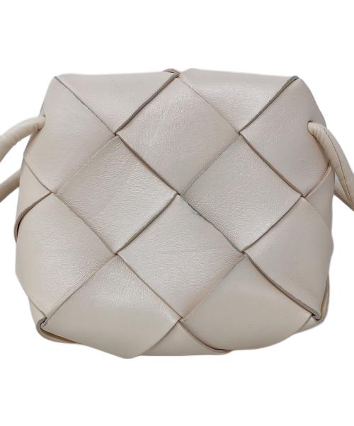 BOTTEGA VENETA（ボッテガベネタ）BOTTEGA VENETA (ボッテガベネタ) ショルダーバッグ MINI CASSETTE CAMERA BAG（ミニ カセット カメラ バッグ） ピンク サイズ:実寸サイズにてご確認ください。の古着・服飾アイテム