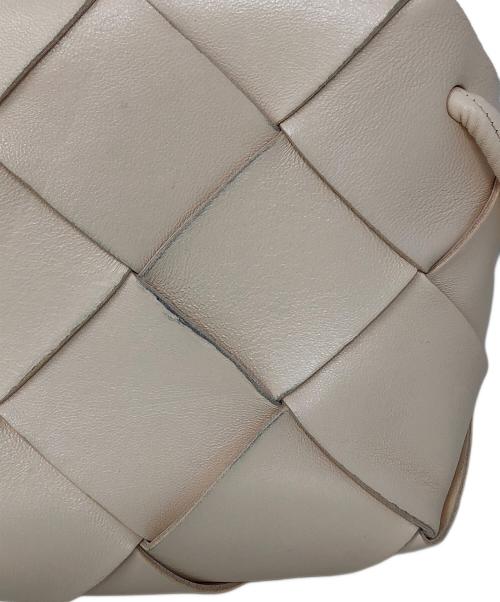 BOTTEGA VENETA（ボッテガベネタ）BOTTEGA VENETA (ボッテガベネタ) ショルダーバッグ MINI CASSETTE CAMERA BAG（ミニ カセット カメラ バッグ） ピンク サイズ:実寸サイズにてご確認ください。の古着・服飾アイテム