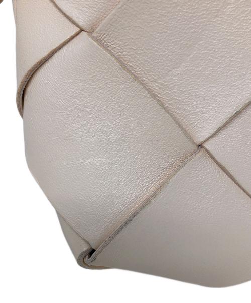 BOTTEGA VENETA（ボッテガベネタ）BOTTEGA VENETA (ボッテガベネタ) ショルダーバッグ MINI CASSETTE CAMERA BAG（ミニ カセット カメラ バッグ） ピンク サイズ:実寸サイズにてご確認ください。の古着・服飾アイテム