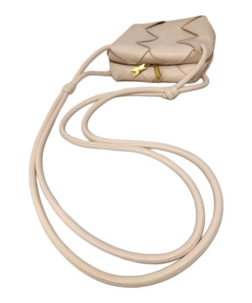 BOTTEGA VENETA（ボッテガベネタ）BOTTEGA VENETA (ボッテガベネタ) ショルダーバッグ MINI CASSETTE CAMERA BAG（ミニ カセット カメラ バッグ） ピンク サイズ:実寸サイズにてご確認ください。の古着・服飾アイテム