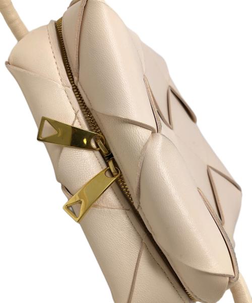 BOTTEGA VENETA（ボッテガベネタ）BOTTEGA VENETA (ボッテガベネタ) ショルダーバッグ MINI CASSETTE CAMERA BAG（ミニ カセット カメラ バッグ） ピンク サイズ:実寸サイズにてご確認ください。の古着・服飾アイテム