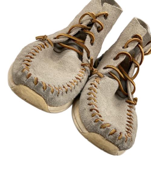 VISVIM（ビズビム）VISVIM (ビズビム) モカシンシューズ 2015 Fall YUCCA MOC MID-FOLK グレー サイズ:実寸サイズにご確認ください。の古着・服飾アイテム