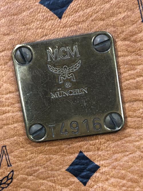 MCM（エムシーエム）MCM (エムシーエム) 2WAYバッグ ボストンバッグ ショルダーバッグ ブラウン サイズ:実寸サイズにてご確認下さい。の古着・服飾アイテム
