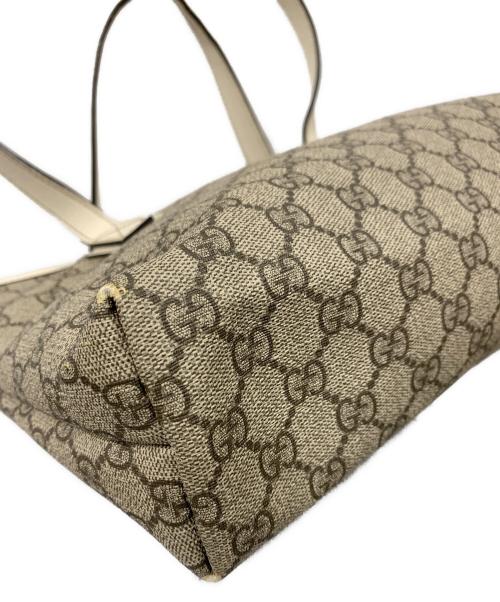 GUCCI（グッチ）GUCCI (グッチ) トートバッグ GGスプリーム ベージュ×ホワイト サイズ:実寸サイズにてご確認ください。の古着・服飾アイテム