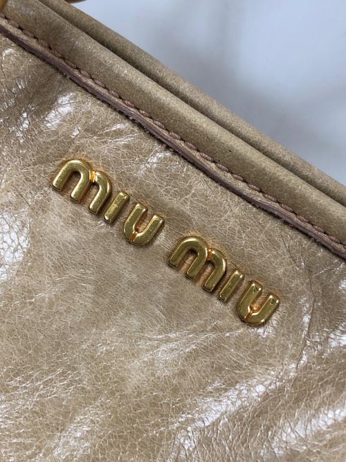 MIU MIU（ミュウミュウ）MIU MIU (ミュウミュウ) 2WAYバッグ ハンドバッグ ショルダーバッグ ベージュ サイズ:実寸サイズにてご確認下さい。の古着・服飾アイテム