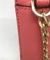 中古・古着 MICHAEL KORS (マイケル・コース) ショルダーバッグ クロスボディバッグ シグネチャー ピンク×ホワイト サイズ:実寸サイズにてご確認ください。：7000円