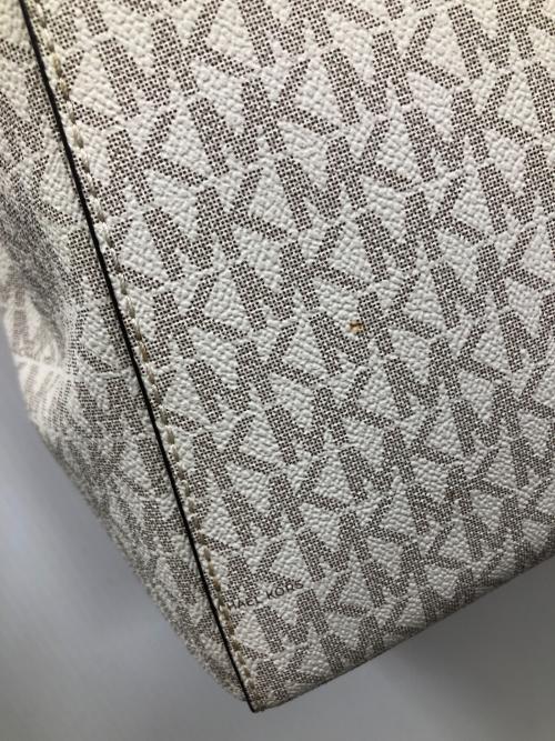 MICHAEL KORS（マイケル・コース）MICHAEL KORS (マイケル・コース) 2WAYバッグ トートバッグ ショルダーバッグ ブラウン×ホワイト サイズ:実寸サイズにてご確認下さい。の古着・服飾アイテム