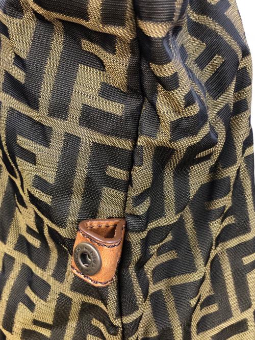 FENDI（フェンディ）FENDI (フェンディ) トートバッグ ズッカ ブラウン サイズ:実寸サイズにてご確認下さい。の古着・服飾アイテム