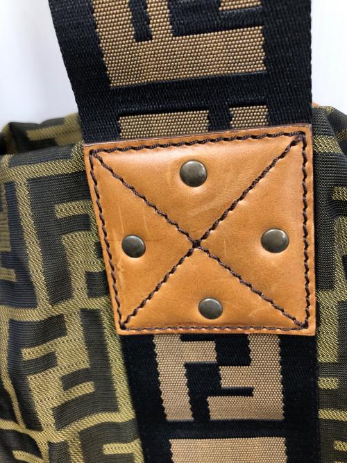 FENDI（フェンディ）FENDI (フェンディ) トートバッグ ズッカ ブラウン サイズ:実寸サイズにてご確認下さい。の古着・服飾アイテム