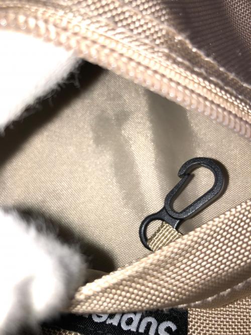 SUPREME（シュプリーム）SUPREME (シュプリーム) ショルダーバッグ ベージュ サイズ:実寸サイズにてご確認ください。の古着・服飾アイテム