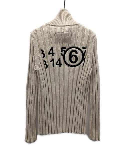 MM6 Maison Margiela（エムエムシックスメゾンマルジェラ）MM6 Maison Margiela (エムエムシックスメゾンマルジェラ) バックロゴリブニットジャケット アイボリー サイズ:Mの古着・服飾アイテム