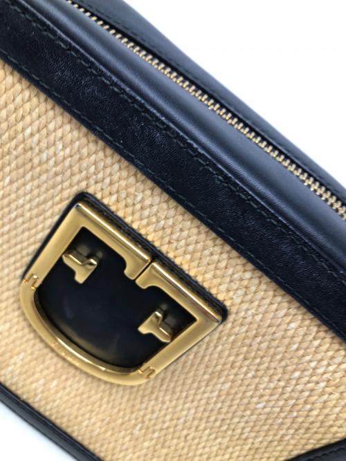 FURLA（フルラ）FURLA (フルラ) ショルダーバッグ Brava mini（ブラーヴァ ミニ）クロスボディバッグ ナチュラル×ブラック サイズ:実寸サイズにてご確認ください。の古着・服飾アイテム