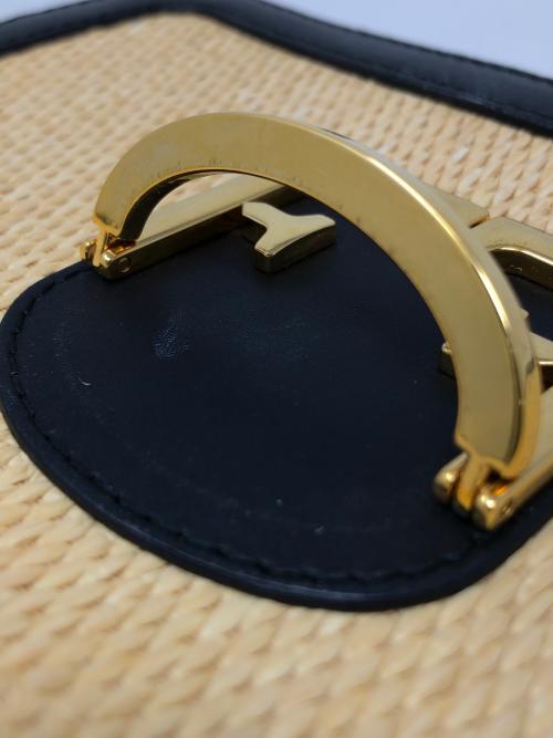 FURLA（フルラ）FURLA (フルラ) ショルダーバッグ Brava mini（ブラーヴァ ミニ）クロスボディバッグ ナチュラル×ブラック サイズ:実寸サイズにてご確認ください。の古着・服飾アイテム