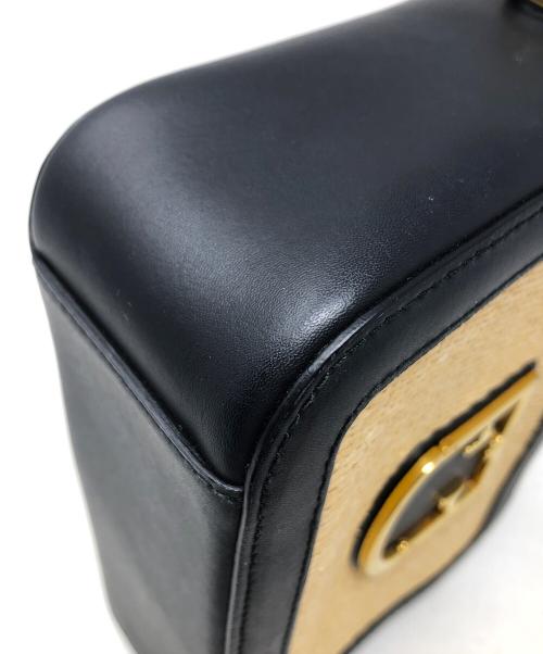 FURLA（フルラ）FURLA (フルラ) ショルダーバッグ Brava mini（ブラーヴァ ミニ）クロスボディバッグ ナチュラル×ブラック サイズ:実寸サイズにてご確認ください。の古着・服飾アイテム