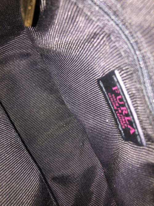 FURLA（フルラ）FURLA (フルラ) ショルダーバッグ Brava mini（ブラーヴァ ミニ）クロスボディバッグ ナチュラル×ブラック サイズ:実寸サイズにてご確認ください。の古着・服飾アイテム