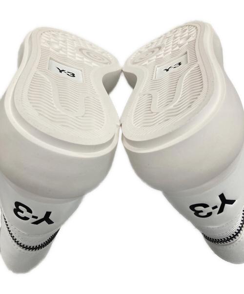 Y-3（ワイスリー）Y-3 (ワイスリー) ハイカットスニーカー AJATU COURT HIG ホワイト サイズ:23.5 未使用品の古着・服飾アイテム