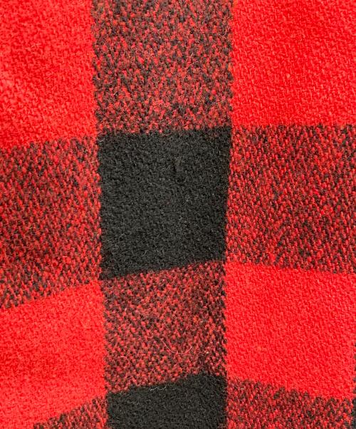 C.A.B.CLOTHING（キャブクロージング）C.A.B.CLOTHING (キャブクロージング) フーデッドジャケット チェック柄 レッド×ブラック サイズ:Mの古着・服飾アイテム