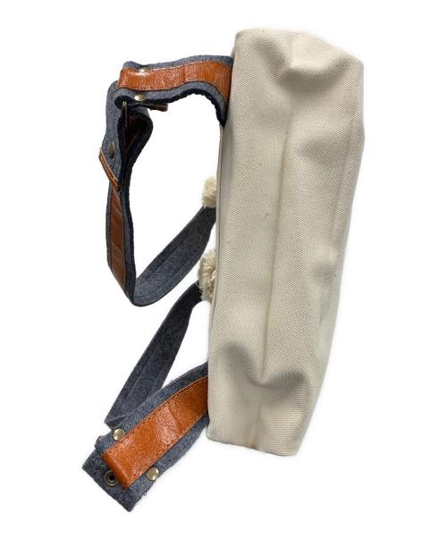 MOUTAIN DA CHERRY（マウンテンダチェリー）MOUTAIN DA CHERRY (マウンテンダチェリー) リュック ベージュ サイズ:実寸サイズにてご確認ください。 未使用品の古着・服飾アイテム