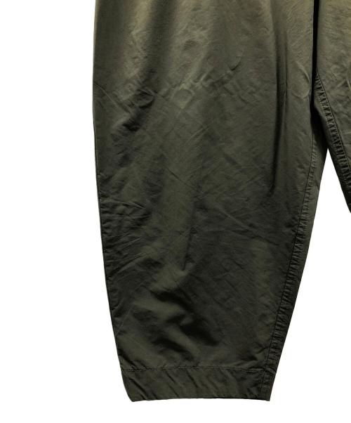 Porter Classic（ポータークラシック）Porter Classic (ポータークラシック) タックパンツ WEATHER BEBOP PANTS（ウェザー ビバップ パンツ） オリーブ サイズ:Lの古着・服飾アイテム