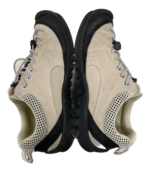 KEEN（キーン）KEEN (キーン) ローカットスニーカー ベージュ サイズ:25の古着・服飾アイテム