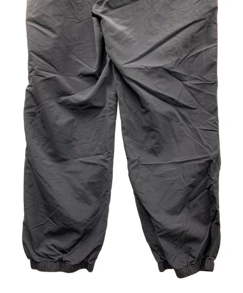 SUPREME（シュプリーム）SUPREME (シュプリーム) ナイロンパンツ 	22AW WARM UP PANTS（ウォームアップパンツ） ブラック サイズ:XXLの古着・服飾アイテム
