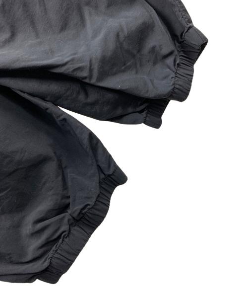 SUPREME（シュプリーム）SUPREME (シュプリーム) ナイロンパンツ 	22AW WARM UP PANTS（ウォームアップパンツ） ブラック サイズ:XXLの古着・服飾アイテム