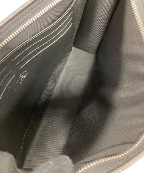 LOUIS VUITTON（ルイ ヴィトン）LOUIS VUITTON (ルイ ヴィトン) クラッチバッグ ポシェット・ヴォワヤージュMM ブラック サイズ:実寸サイズにてご確認ください。の古着・服飾アイテム