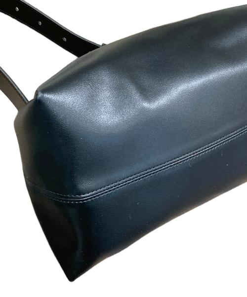 ISOLE（イゾレ）ISOLE (イゾレ) ショルダーバッグ LET IT GO ソフト ブラック サイズ:実寸サイズにご確認ください。の古着・服飾アイテム