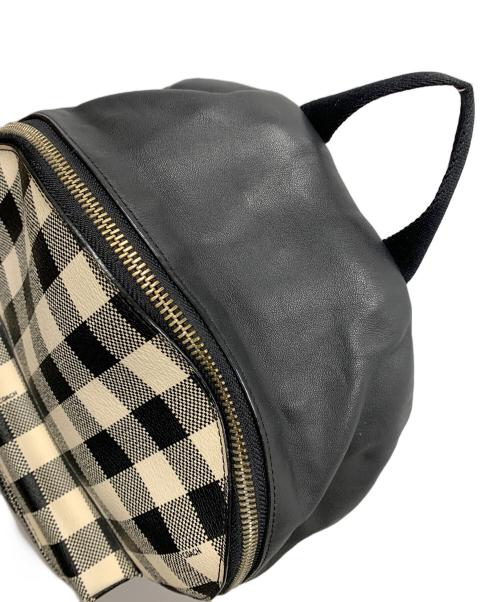 COACH（コーチ）COACH (コーチ) リュック ギンガムチェック アイボリー×ブラック サイズ:実寸サイズにてご確認ください。の古着・服飾アイテム