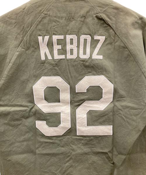 KEBOZ（ケボズ）KEBOZ (ケボズ) ベースボールシャツ カーキ サイズ:Mの古着・服飾アイテム