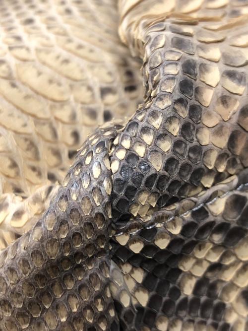 DEORON（デオロン）DEORON (デオロン) ボストンバッグ ベージュ サイズ:実寸サイズにてご確認下さい。の古着・服飾アイテム