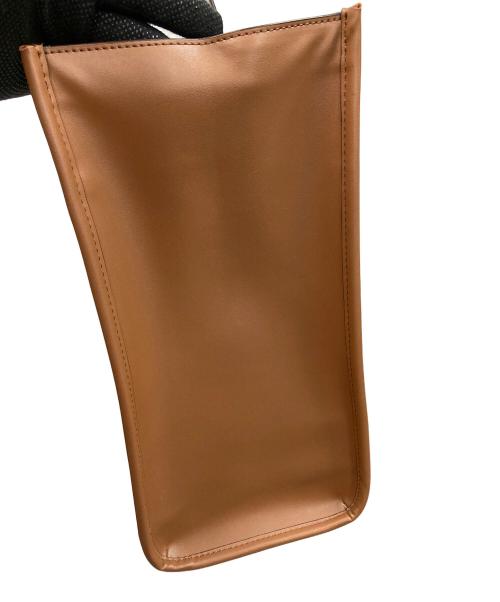 MICHAEL KORS（マイケル・コース）MICHAEL KORS (マイケル・コース) トートバッグ ストラクチャートート アイボリー×ブラウン サイズ:実寸サイズにてご確認くださいの古着・服飾アイテム