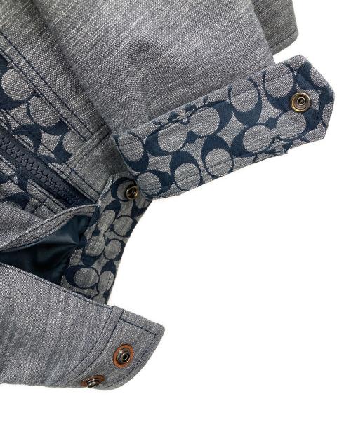 COACH（コーチ）COACH (コーチ) ジャケット SIGNATURE CHAMBRAY BLOUSON（シグネチャー シャンブレー ブルゾン） ブルー サイズ:XSの古着・服飾アイテム