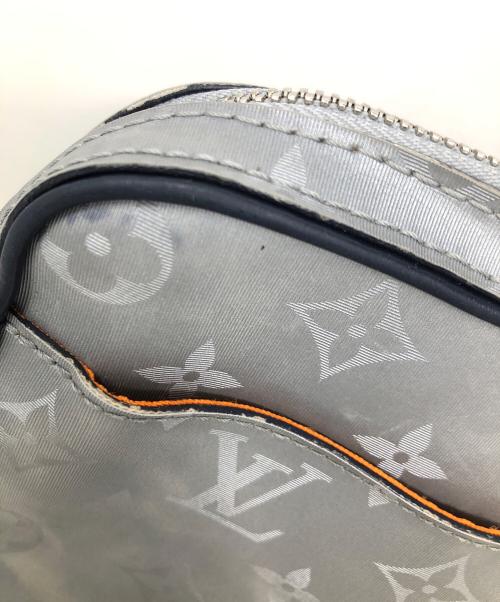 LOUIS VUITTON（ルイ ヴィトン）LOUIS VUITTON (ルイ ヴィトン) ショルダーバッグ モノグラム サテライト SLV（シルバー）アルファ メッセンジャー グレー サイズ:実寸サイズにてご確認下さい。の古着・服飾アイテム