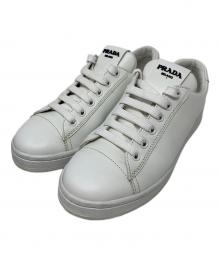 PRADA（プラダ）の古着「スニーカー」｜ホワイト
