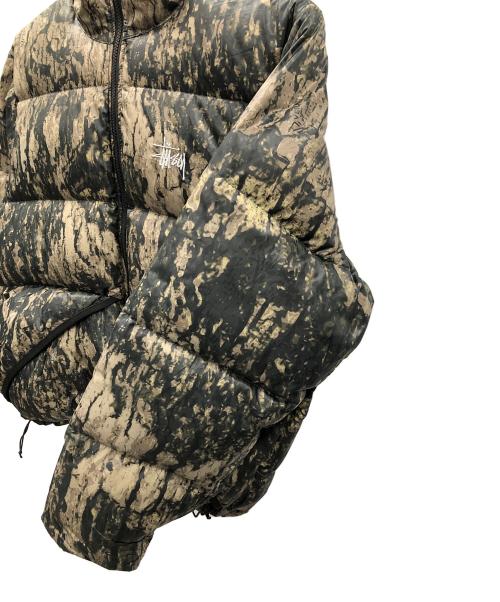stussy（ステューシー）stussy (ステューシー) ダウンジャケット Micro Ripstop RelicCamo(マイクロ リップトップ レリック カモ) オリーブ サイズ:Sの古着・服飾アイテム