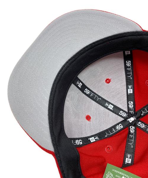 Denim Tears（デニムティアーズ）Denim Tears (デニムティアーズ) New Era (ニューエラ) キャップ 59FIFTY（フィフティーナインフィフティー） レッド サイズ:7 5/8の古着・服飾アイテム