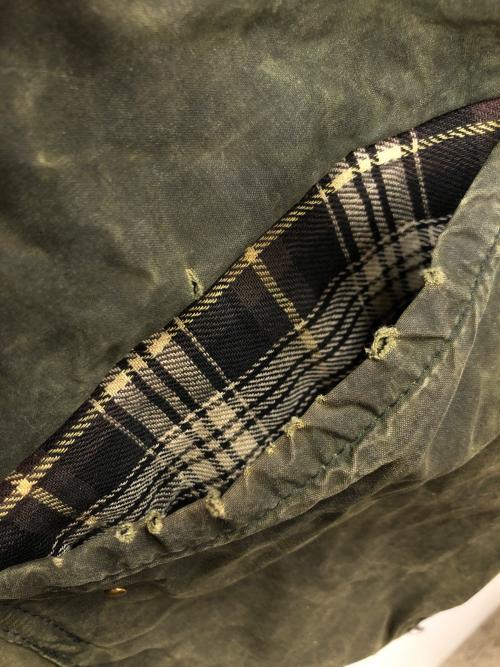 Barbour（バブアー）Barbour (バブアー) ハンティングジャケット オリーブ サイズ:実寸サイズにてご確認ください。の古着・服飾アイテム