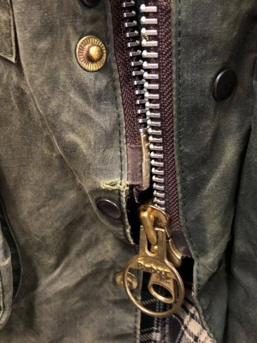 Barbour（バブアー）Barbour (バブアー) ハンティングジャケット オリーブ サイズ:実寸サイズにてご確認ください。の古着・服飾アイテム