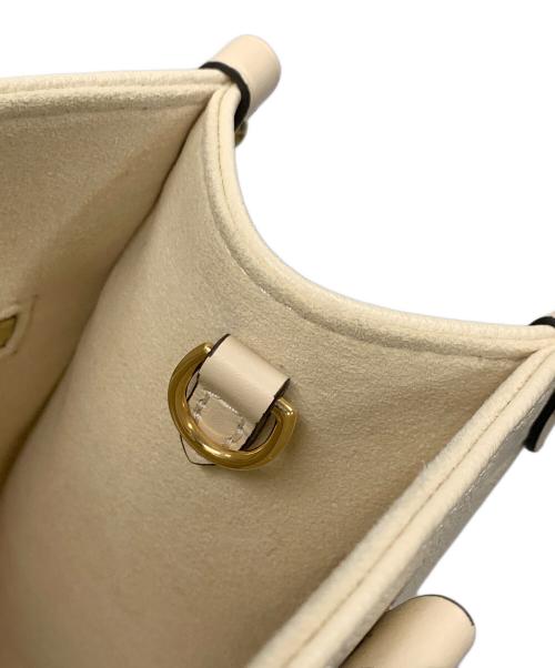 LOUIS VUITTON（ルイ ヴィトン）LOUIS VUITTON (ルイ ヴィトン) 2WAYバッグ ハンドバッグ ショルダーバッグ モノグラム オンザゴーPM アイボリー サイズ:実寸サイズにてご確認ください。の古着・服飾アイテム