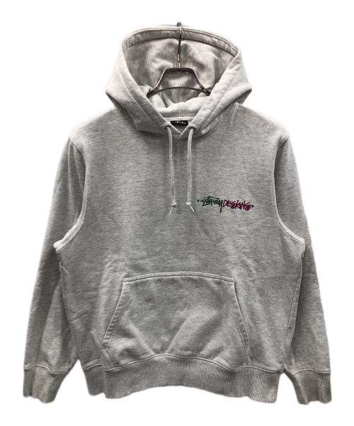 stussy（ステューシー）stussy (ステューシー) プルオーバーパーカー Positive Vibrations Applique（ポジティブ ヴァイブレーション アップリケ） ライトグレー サイズ:Sの古着・服飾アイテム